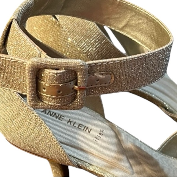 Anne Klein Fararia Iflex Pointed Toe Kitten Heel Pump in Gold Size 9.5M - Picture 12 of 13
